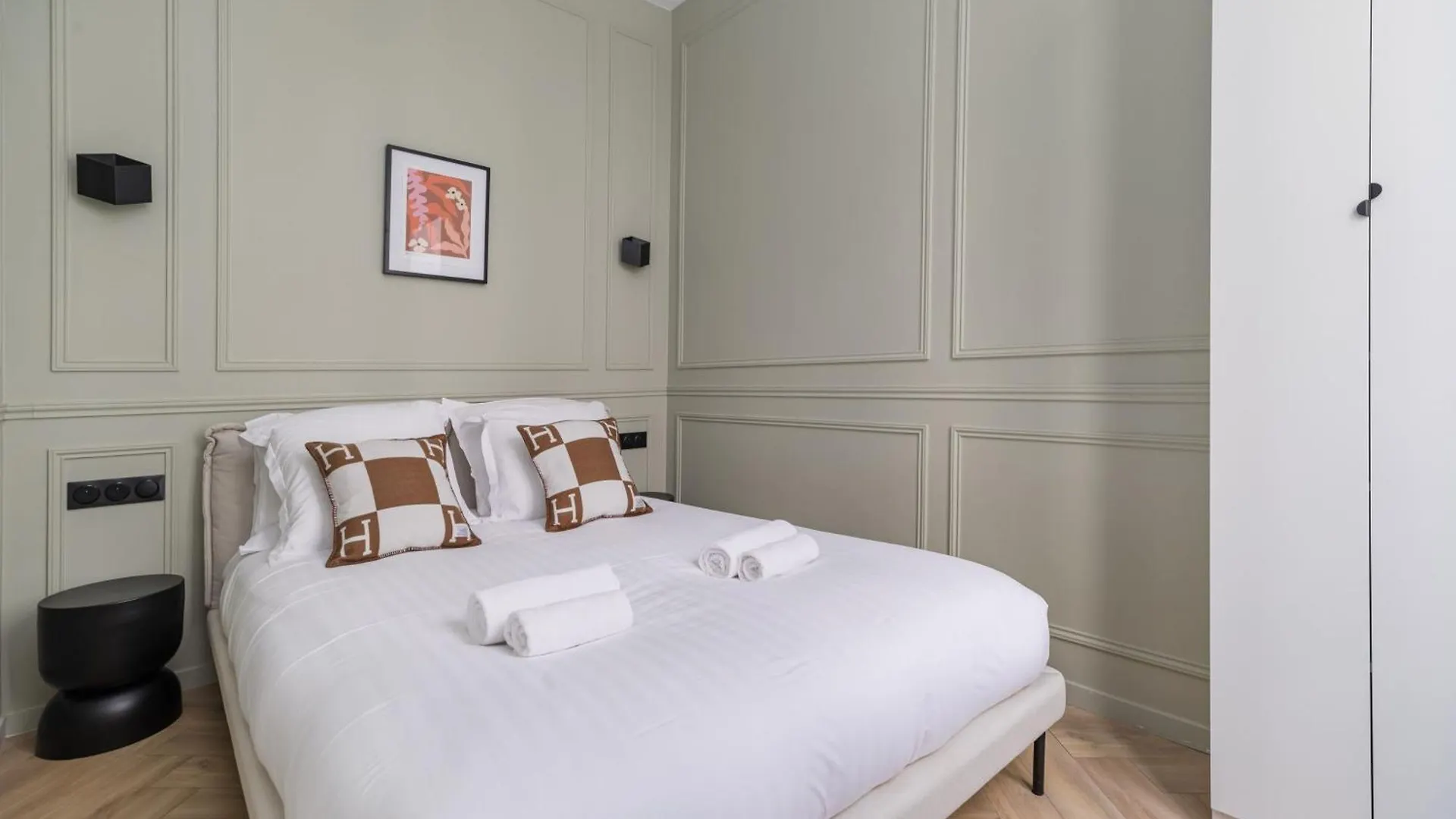 Poetic - Opera Apartment *