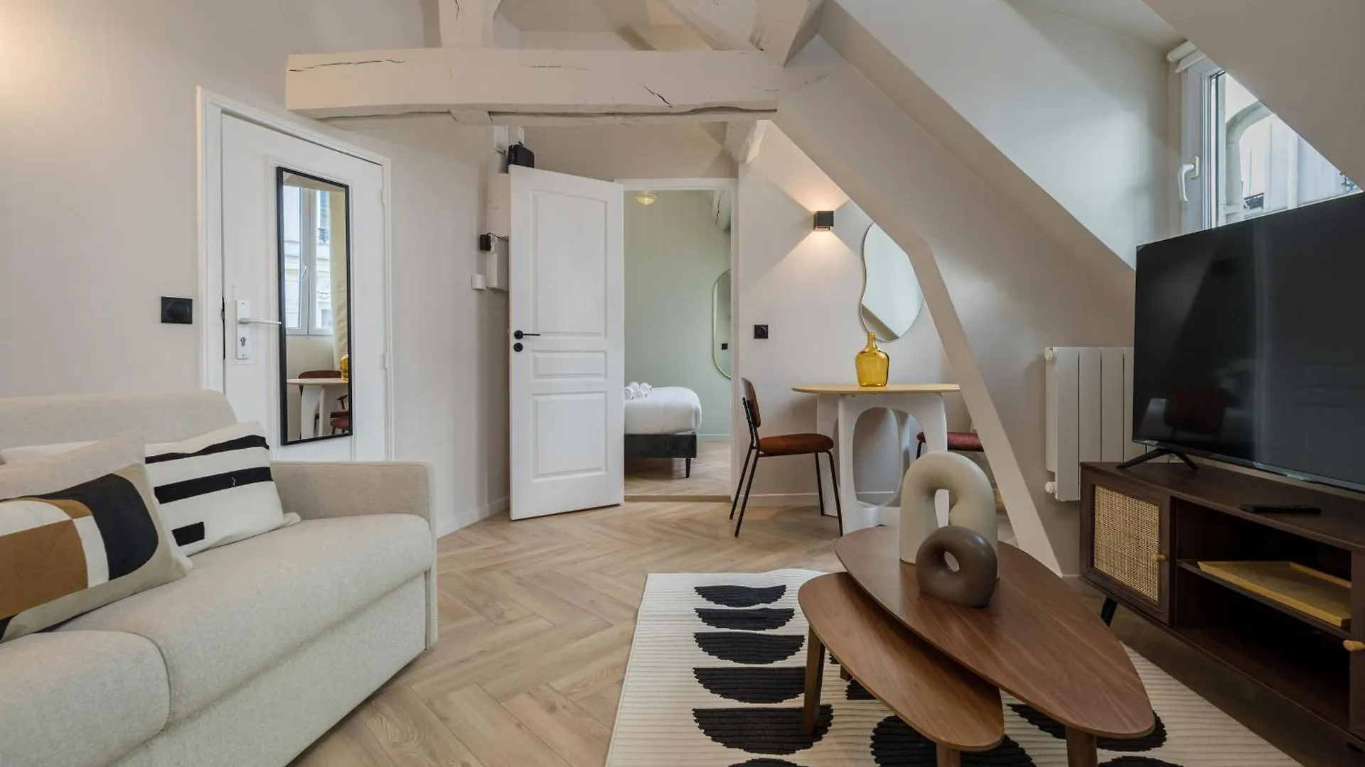 Poetic - Opera Apartment Paris
