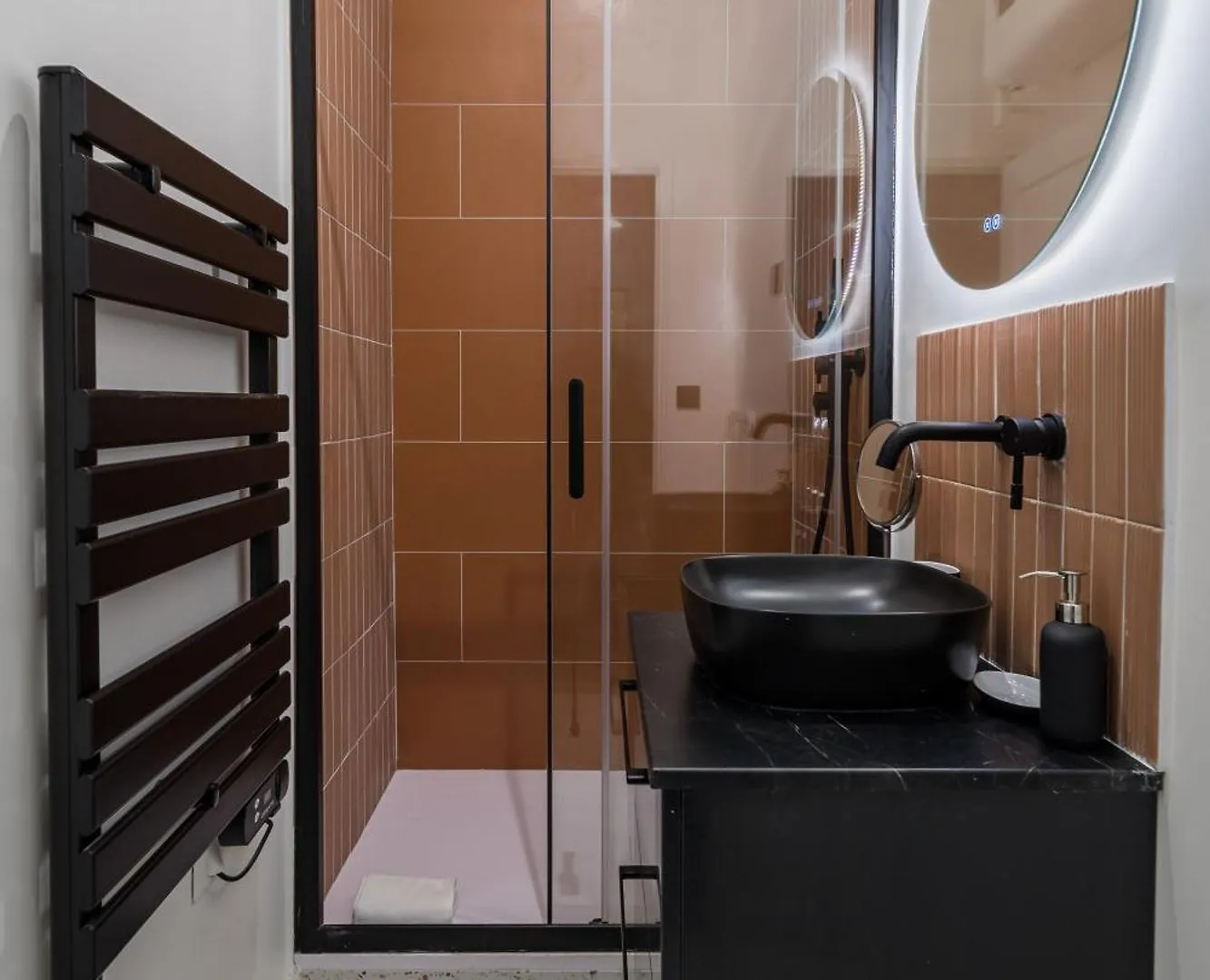 Poetic - Opera Apartment *