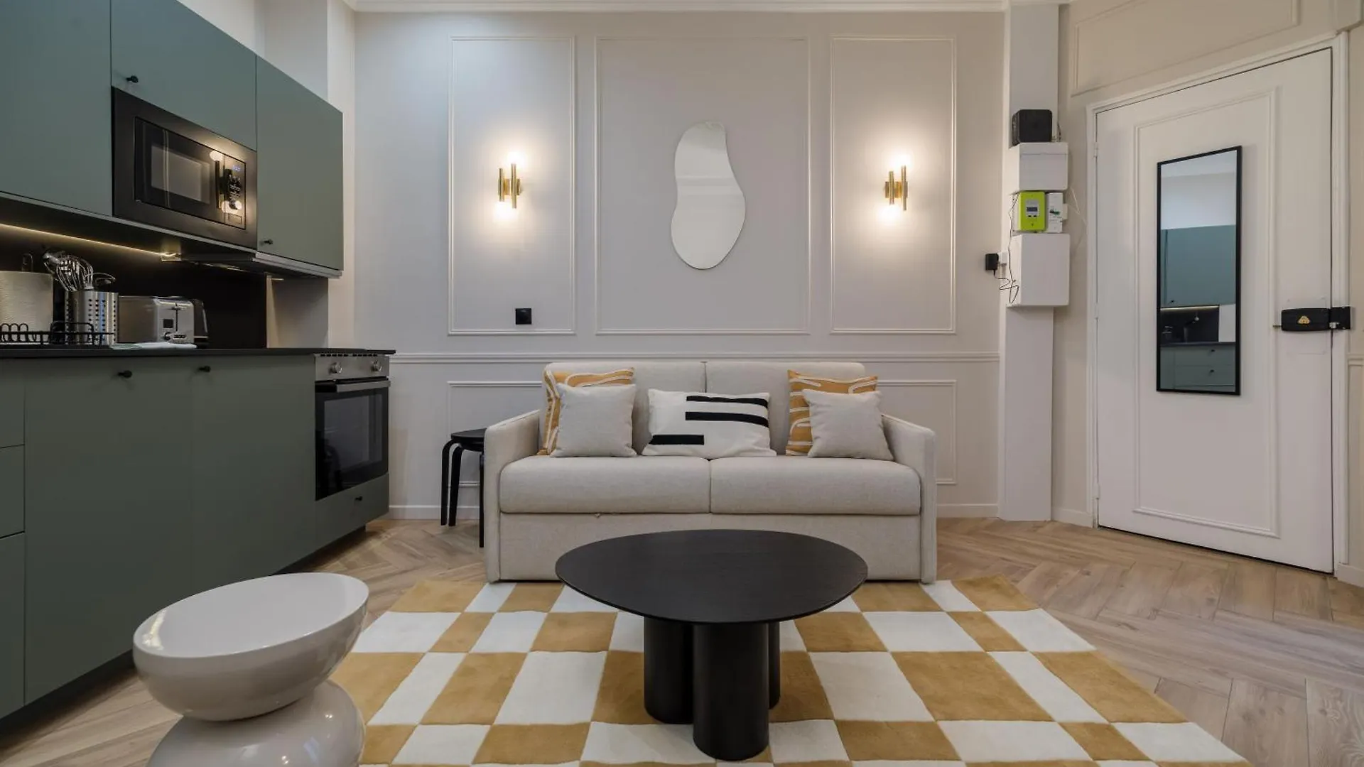 Apartment Poetic - Opera