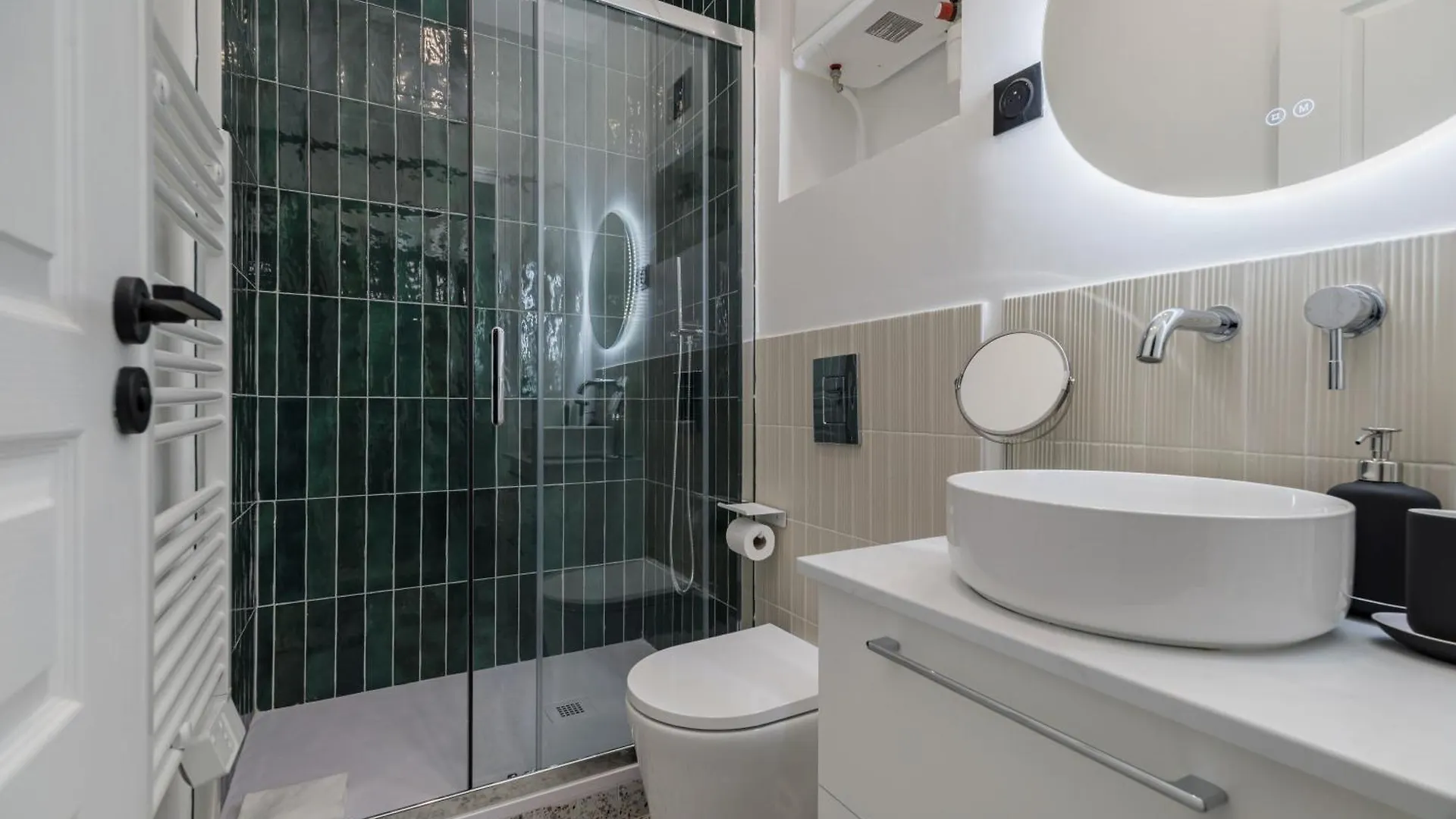 Poetic - Opera Apartment